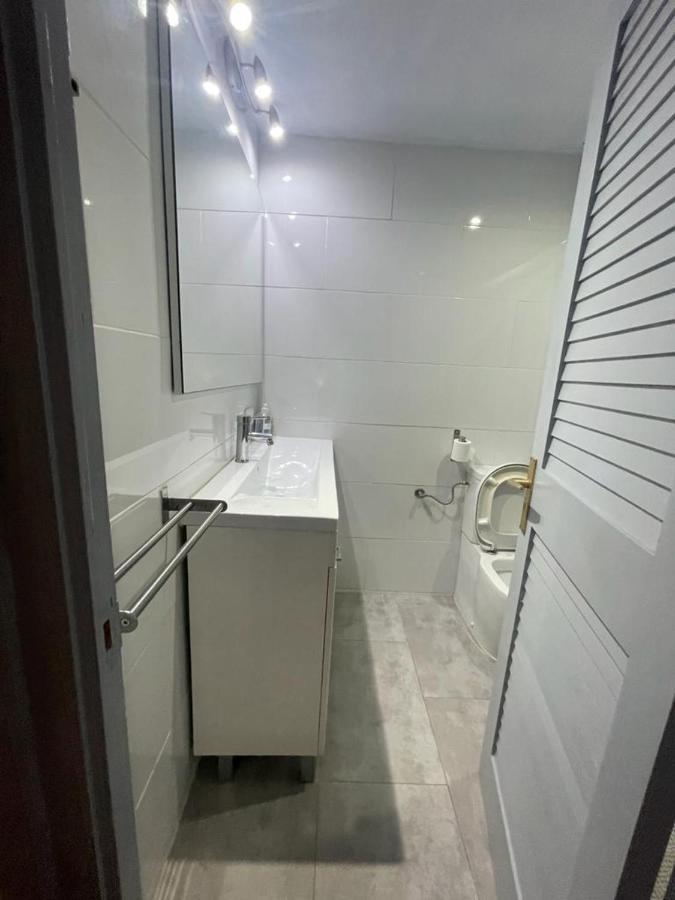 Piso Delante De Mar Apartamento L' Escala Exterior foto